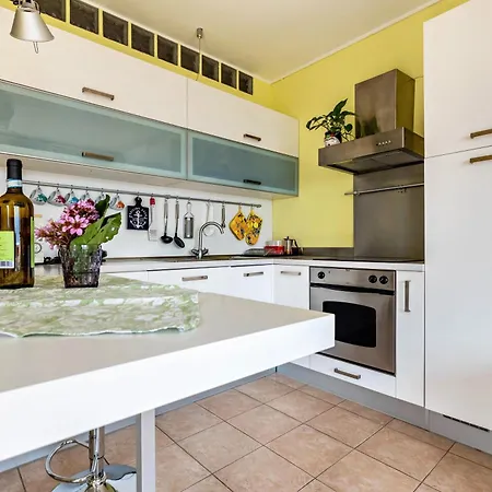 Casa Sara With Swimming Pool Apartment Riva del Garda